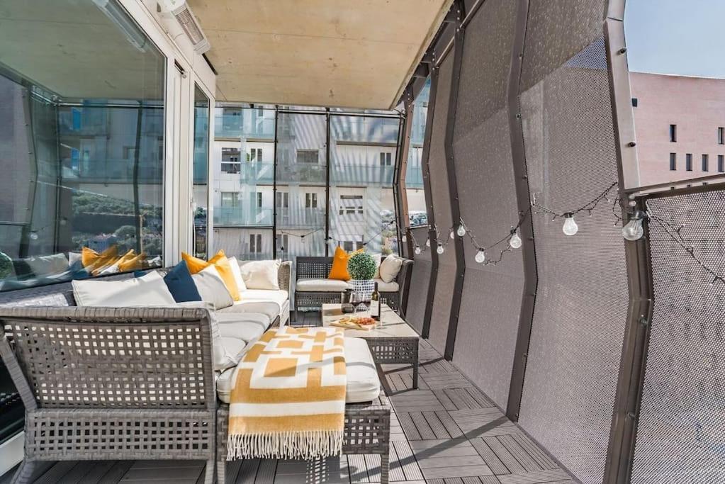 Spacious Modern 2Br Apartment At Central Oslo Barcode ภายนอก รูปภาพ
